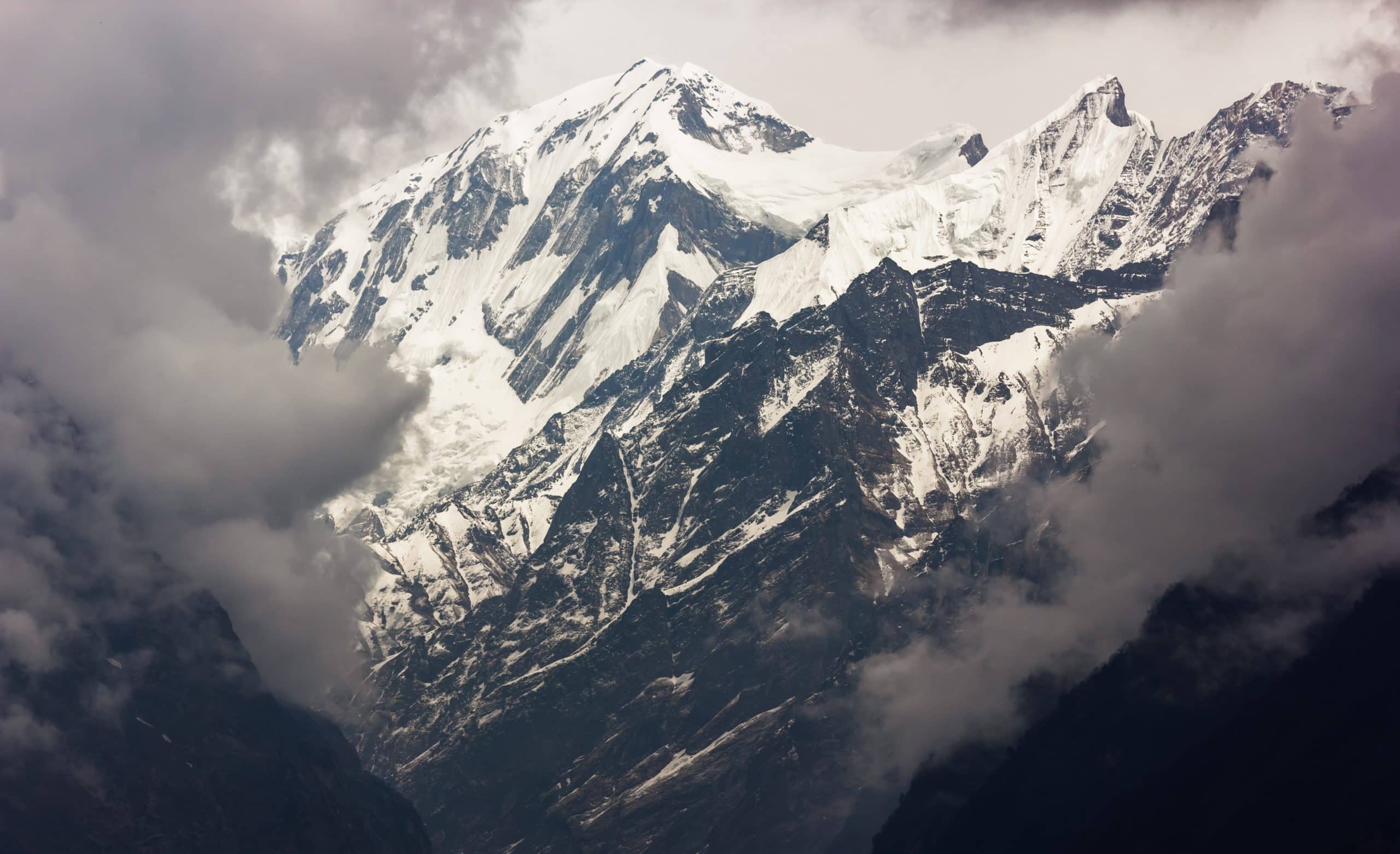 Foggy cloudy Himalayan mountains, where shilajit is sourced.